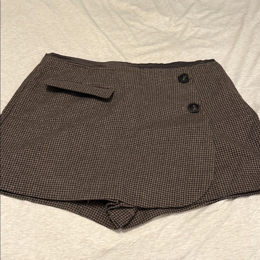 Elegant Women's Brown Checkered Skorts